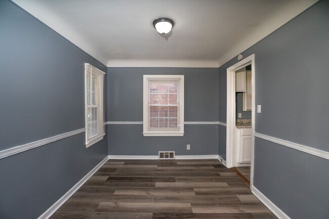 Building Photo - 5942 Radnor St