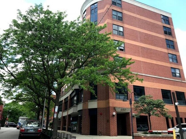 Foto del edificio - 2 bedroom in Chicago IL 60614