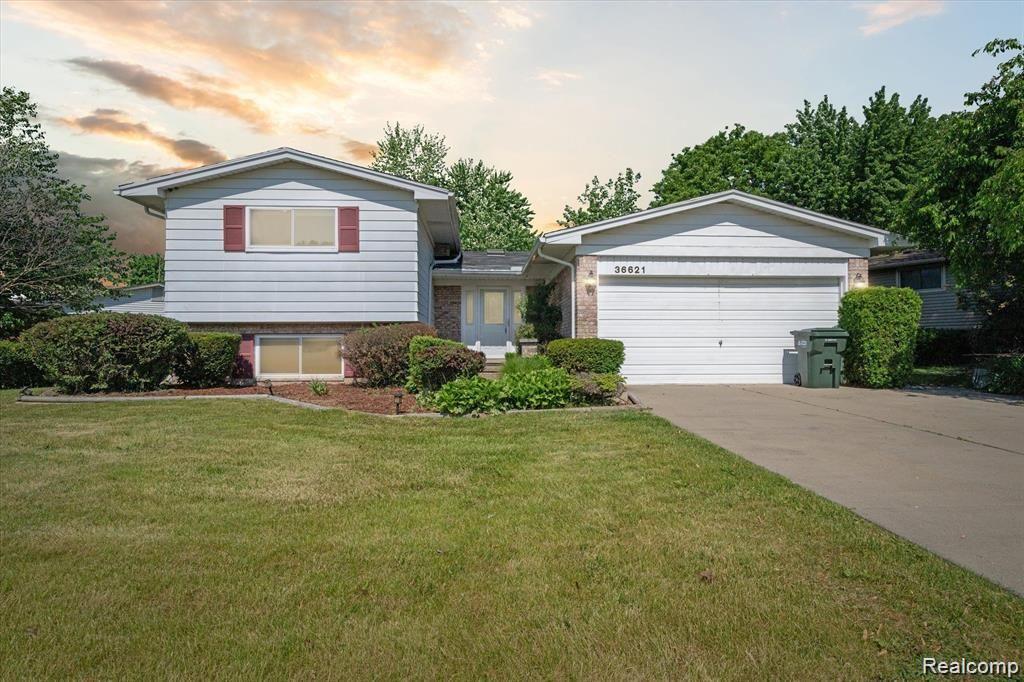 Foto principal - 36621 Waltham Dr