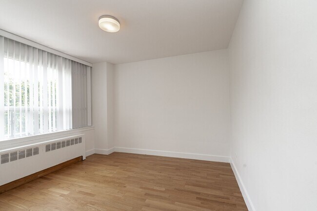 Photo du bâtiment - 95 Jameson Ave