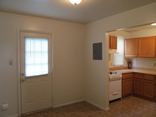 Building Photo - 1124 Chisholm Cir