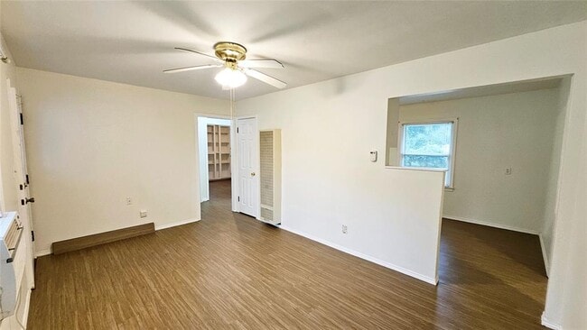Foto del edificio - 3425 Brookside Dr