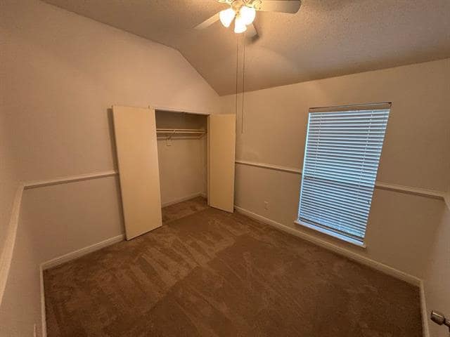 Building Photo - 10717 Canoe Rd