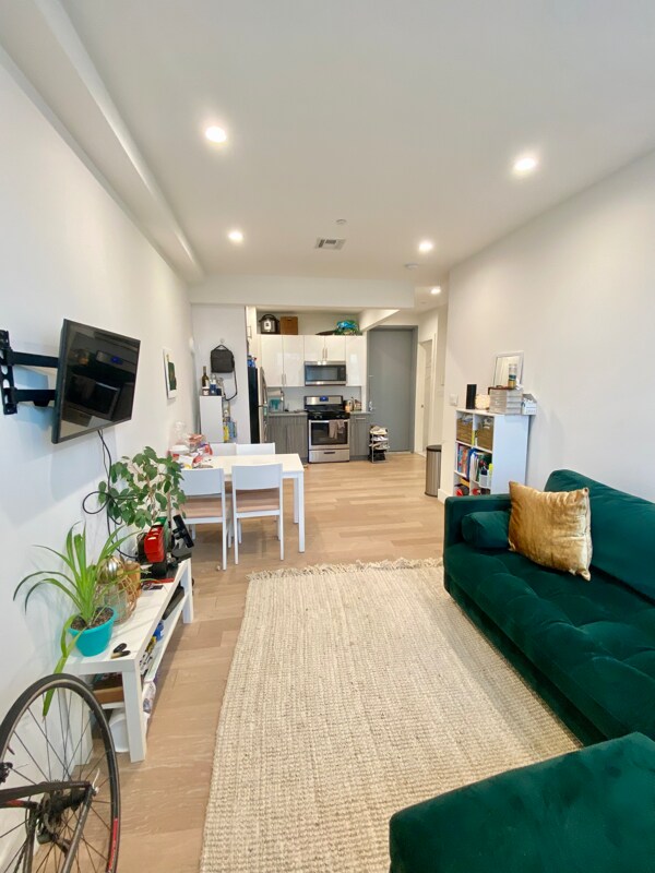 Building Photo - 1257 Rogers Ave
