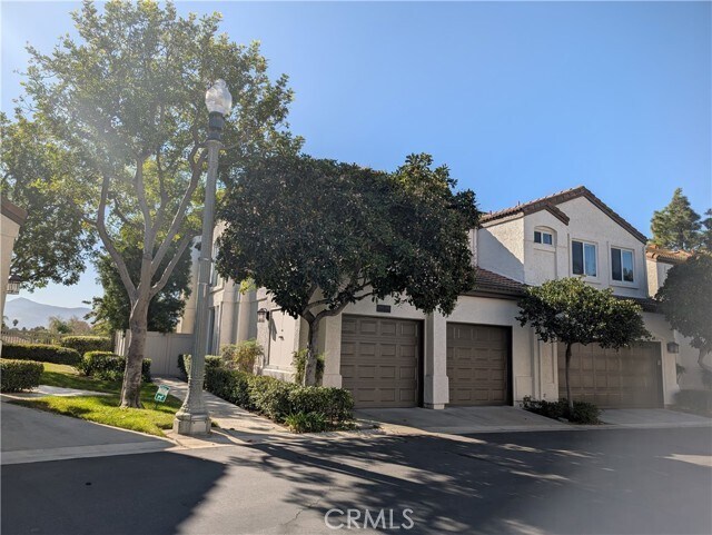 Building Photo - 2110 Almeria St