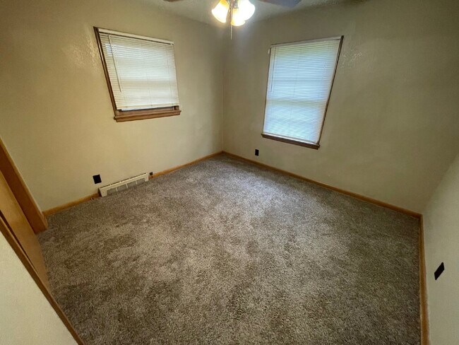 Building Photo - Charming 3-Bedroom Home with Spacious 1066...