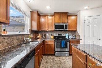 Building Photo - 3306 Lorne Dr