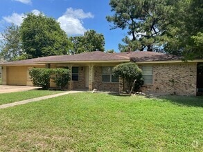 Building Photo - 1000 Dumas Dr