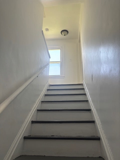 Building Photo - 3299 Monterey St