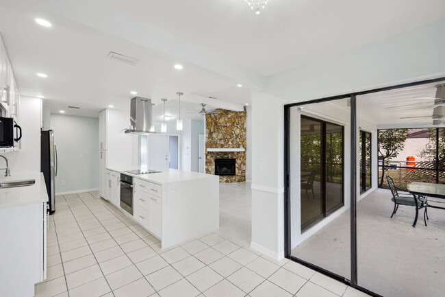 Building Photo - Beautifully Renovated 3-Bedroom Home in Sa...