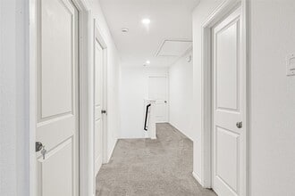 Building Photo - 1922 Ballesteros St