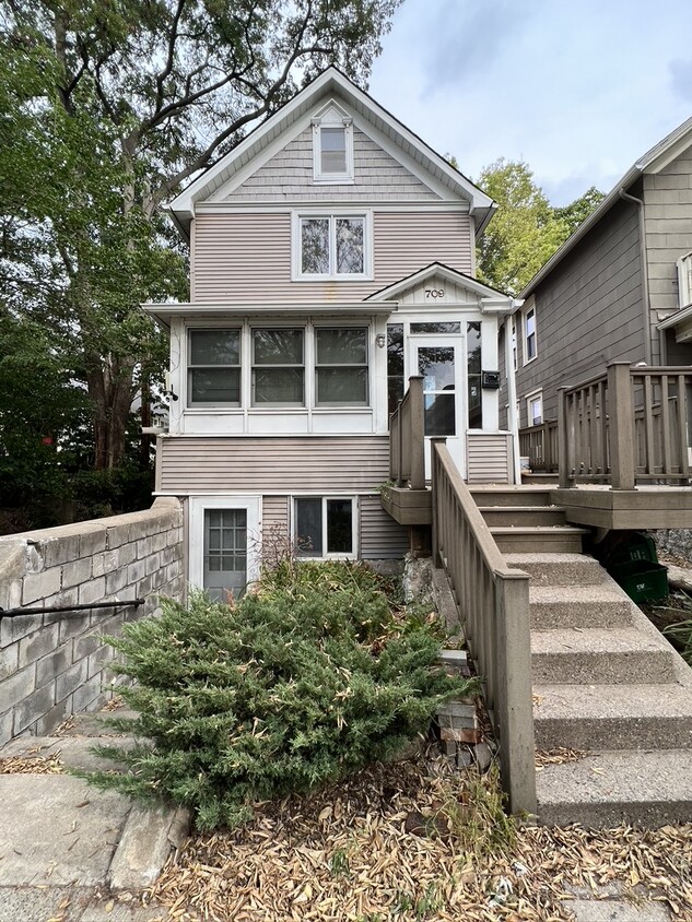 Primary Photo - 709 26th Ave S