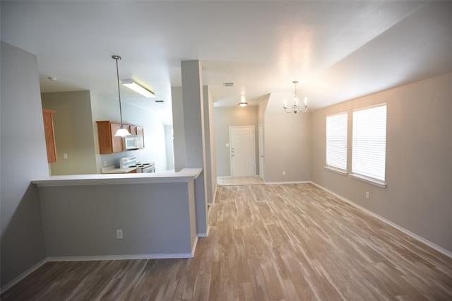 Foto del edificio - 421 Stanley Falls Dr