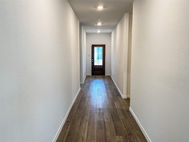 Building Photo - 732 Pollyann Trl