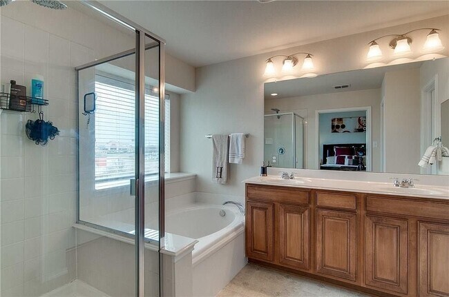 Foto del edificio - 2116 Mcparland Ct