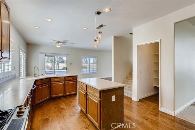 Building Photo - 827 Crestmont Cir