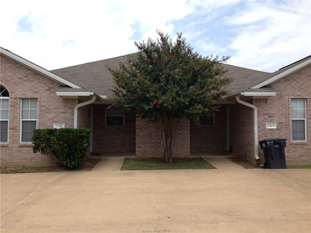 2301 Trace Meadows, College Station, TX 77845 Townhome Rentals in