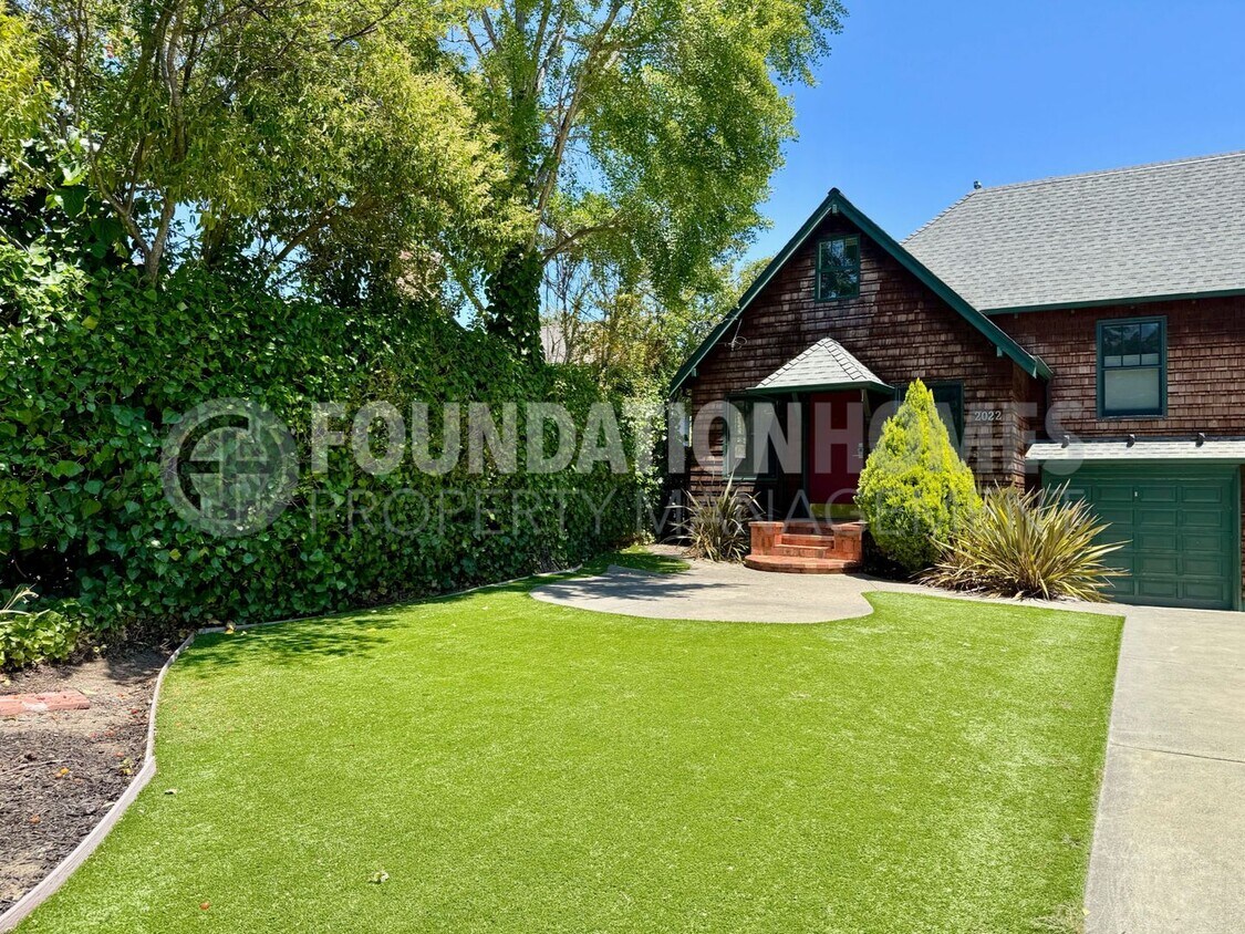 Photo - 2020 5th Ave