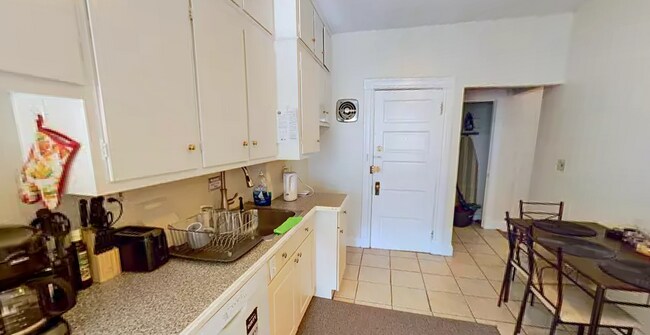 Foto del edificio - 1232 Beacon St