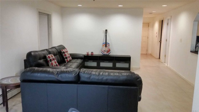 Foto del edificio - 101-11 159th Ave