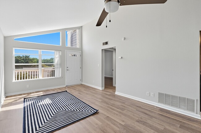 Ask Us About Our Renovated Apartments! - Fieldpointe of St. Louis