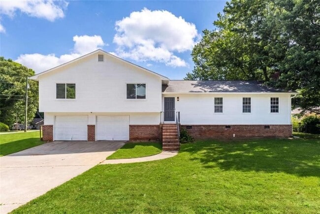 Building Photo - 2250 Ridge Forest Dr