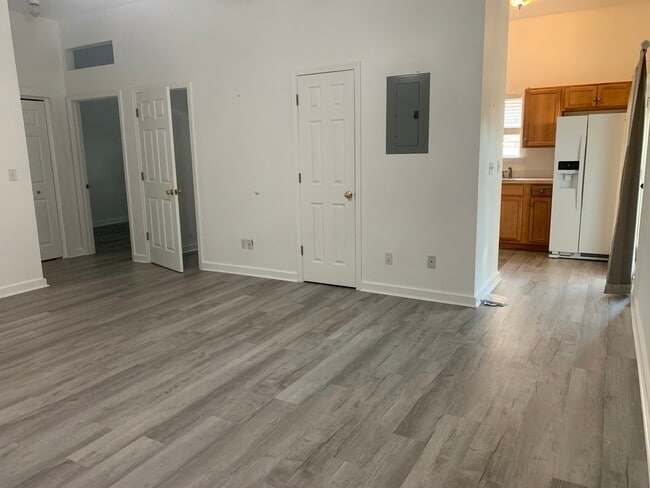 Foto del edificio - 135 Grayton Village Rd