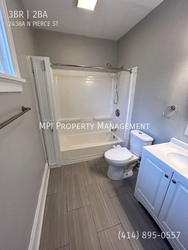 Foto del edificio - 2438A N. Pierce Street - 3 Bedroom, 2 Bath...