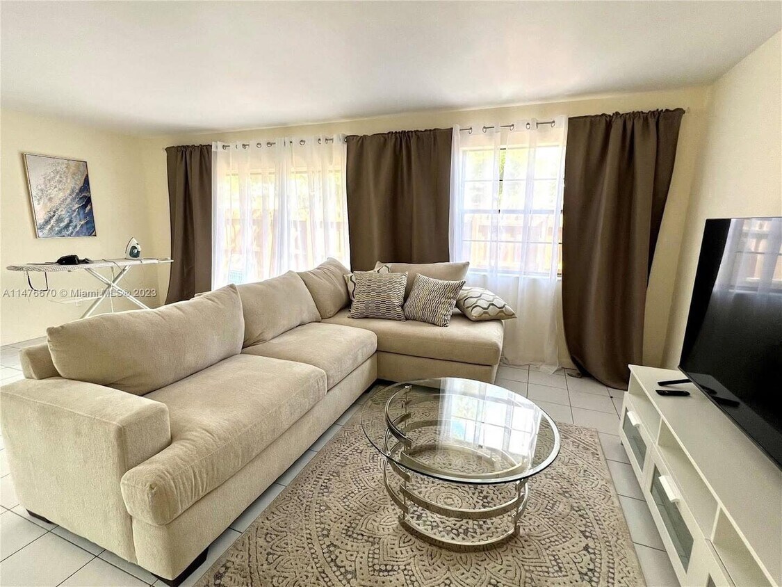 Foto principal - 2091 Bayberry Dr