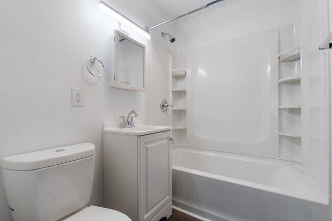 Foto del edificio - 56 Midland Heights Cir