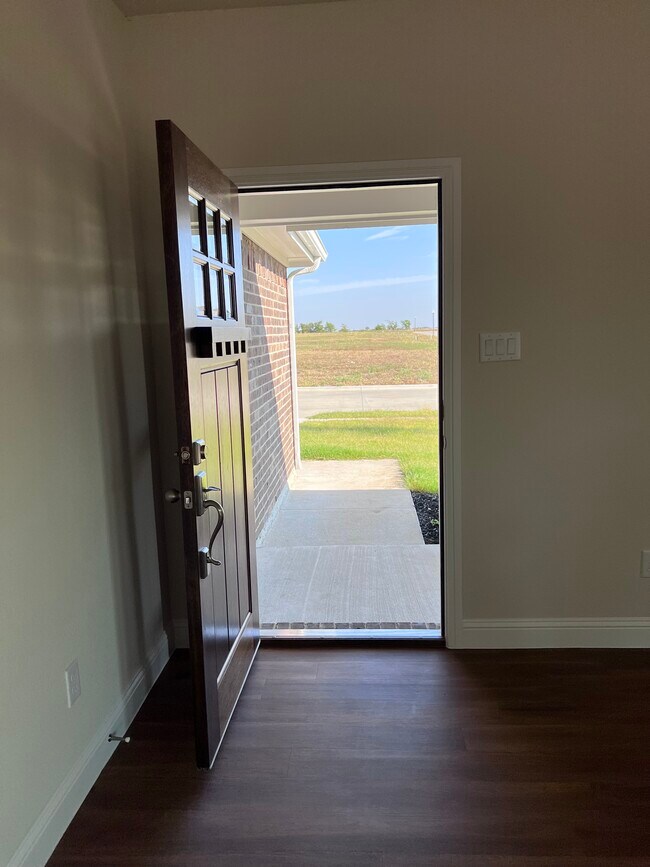 Building Photo - 4714 Elite Dr
