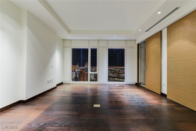 Building Photo - 3750 S Las Vegas Blvd
