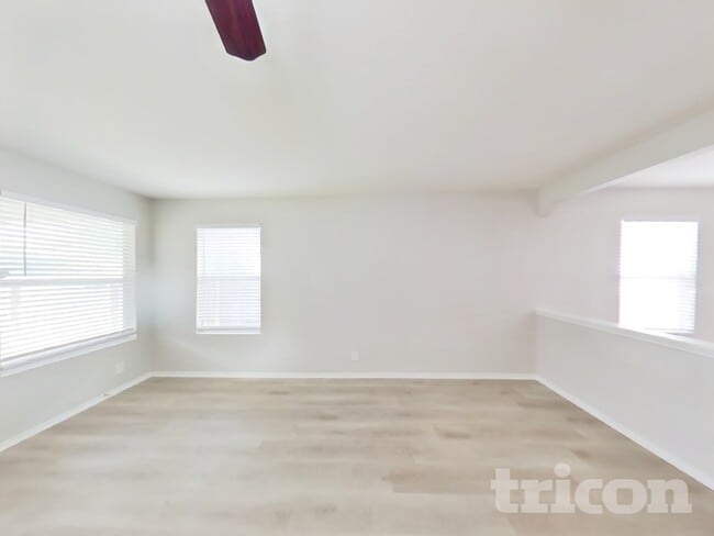 Foto del edificio - 8410 Stone Chase