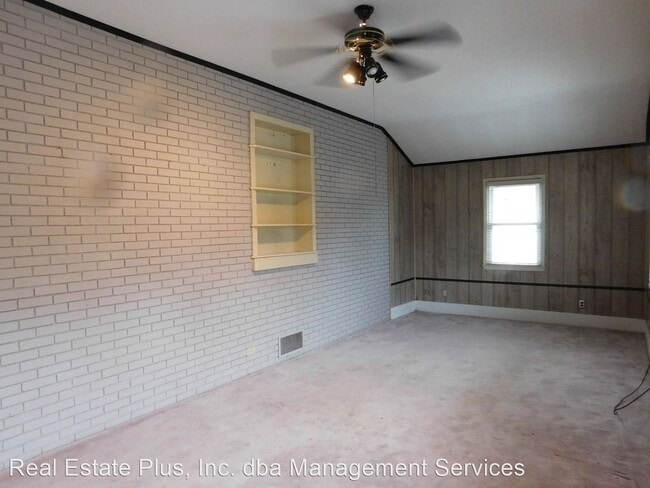 Building Photo - 3 br, 2 bath House - 732 Circle Drive