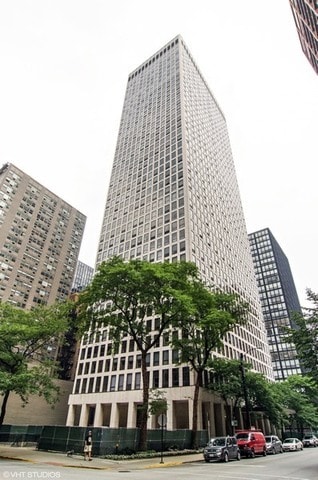Building Photo - 260 E Chestnut St