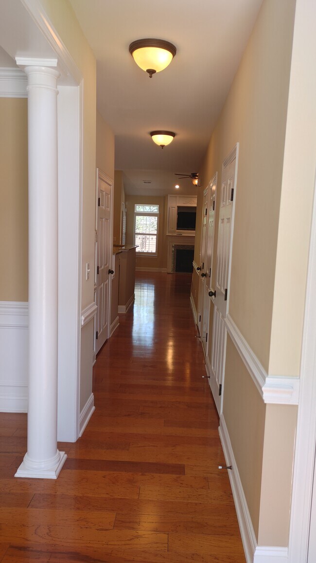 Foto del edificio - 9587 Ledbury Ct NW