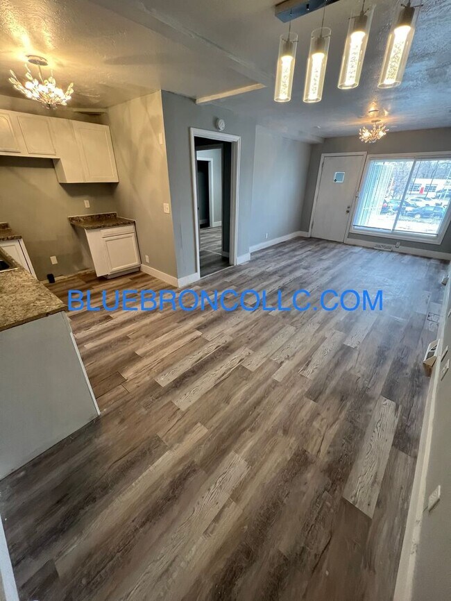 Building Photo - Unique property perfect for the right person