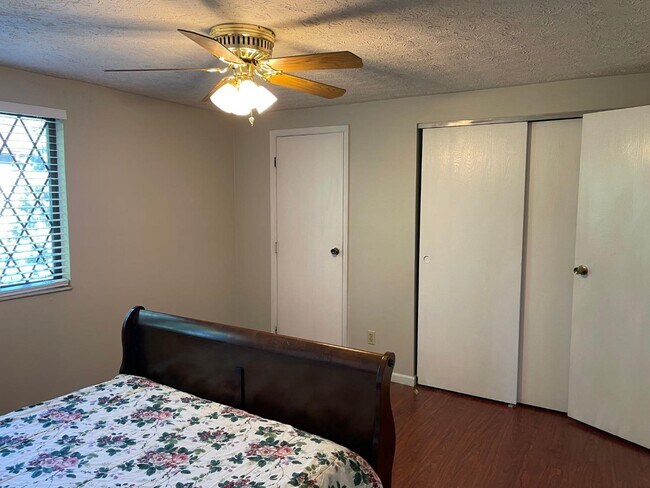 2nd Bedroom (2 closets) - 7515 Blackstone Ct