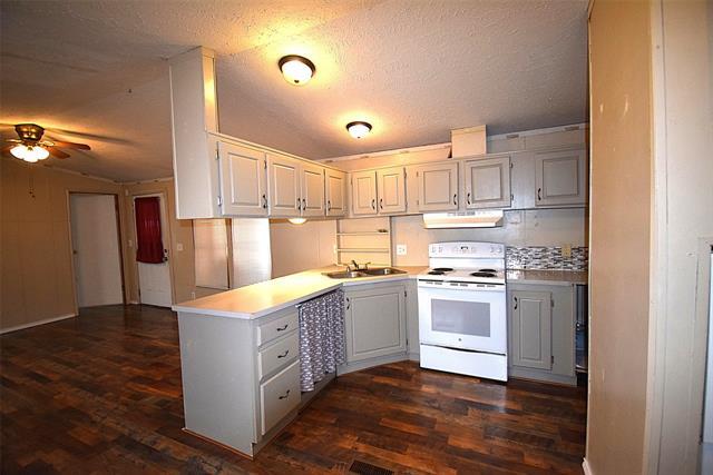 Building Photo - 6000 Spring Creek Rd