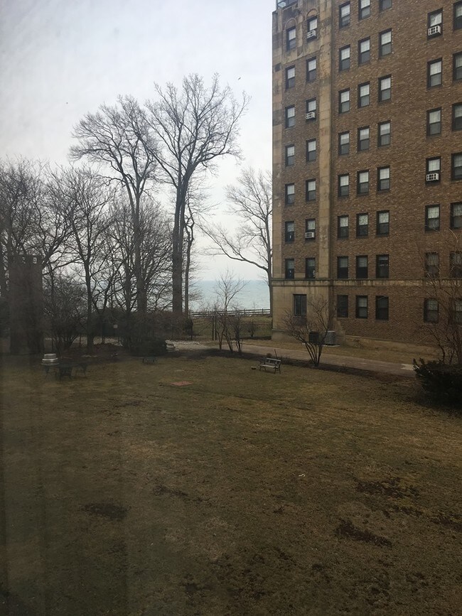 Foto del edificio - 12520 Edgewater Dr