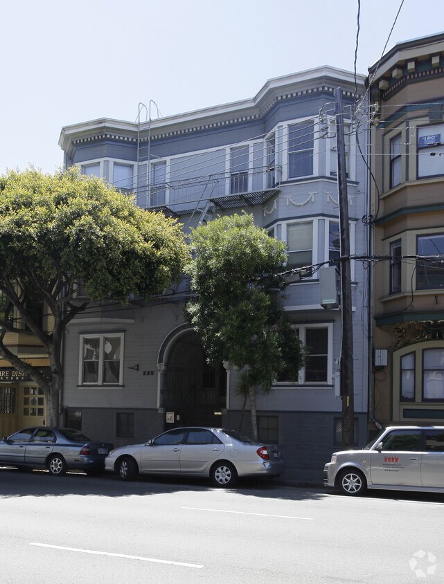 Building - 235 Oak St