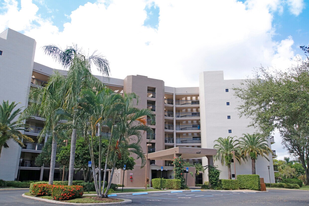 5257 Fountains Dr S Unit 205, Lake Worth, FL 33467 - Condo for Rent in ...