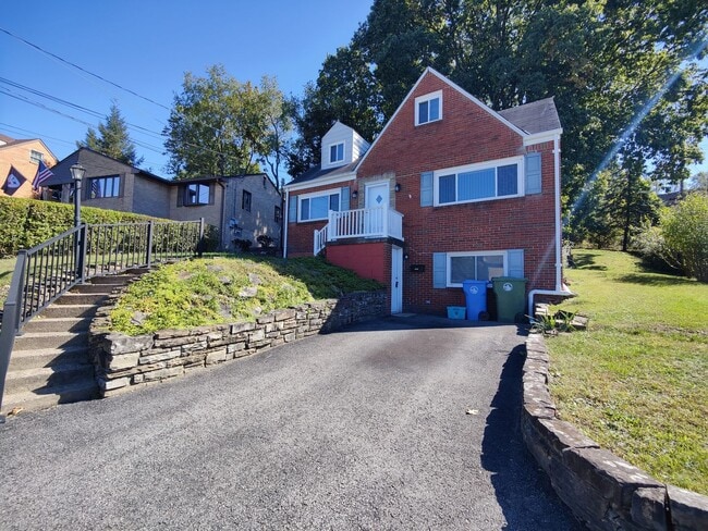 Foto del edificio - *Recently Updated 3BD/2.5BA Available for ...