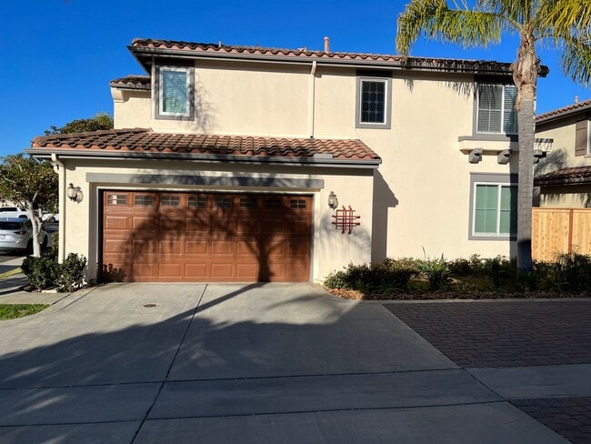Building Photo - Beautiful Home in gated community blocks f...