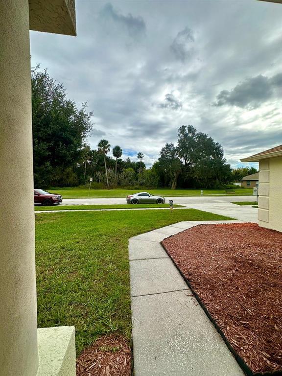 Foto del edificio - 2096 The Oaks Blvd