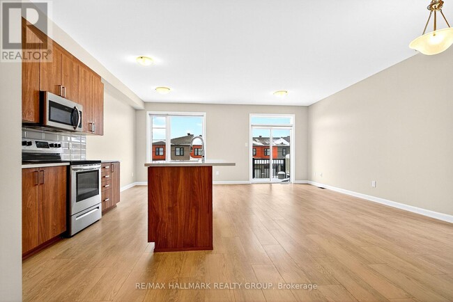 Building Photo - 348 Raheen Ct