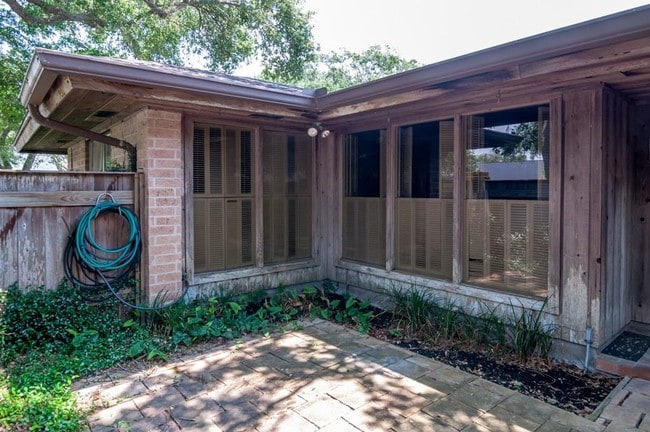 Building Photo - 6334 St Andrews Dr