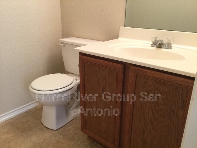 Foto del edificio - 6716 Riverwood