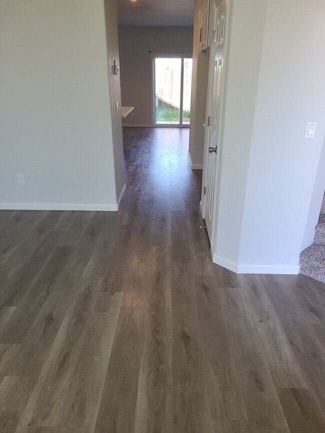 Foto del edificio - 8167 Weeping Willow Ln