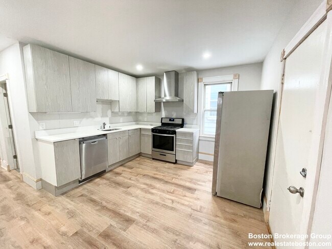 Foto del edificio - 10 Wave Ave